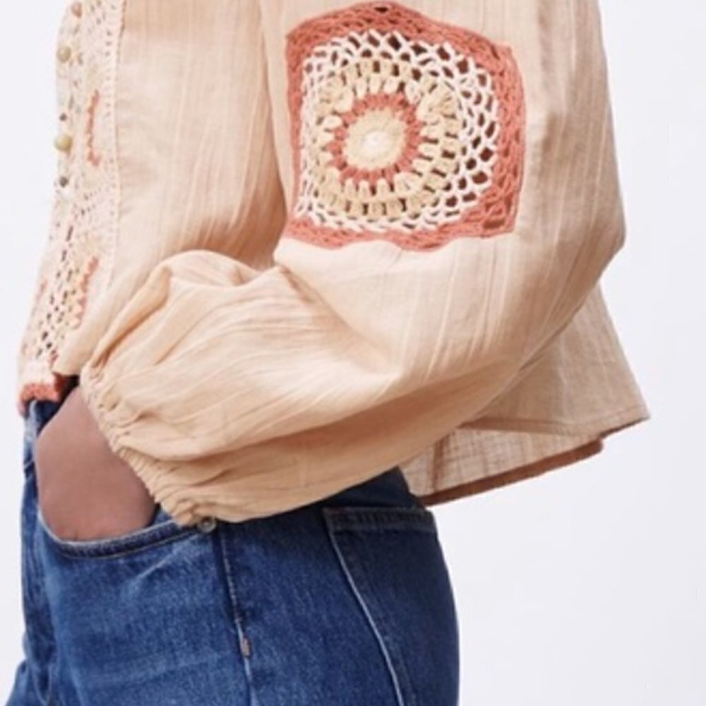 Zara Granny Square Crochet Medallion Front Full Sleeve Cropped Blouse Beige M - Picture 2 of 11